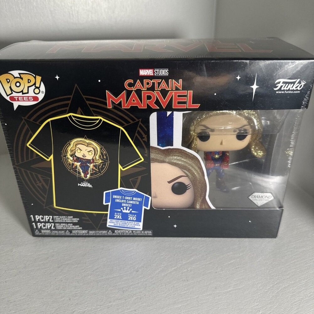 Captain Marvel Funko POP! Pop And Tee: Marvel 2XL Bobblehead & Tee New Diamond